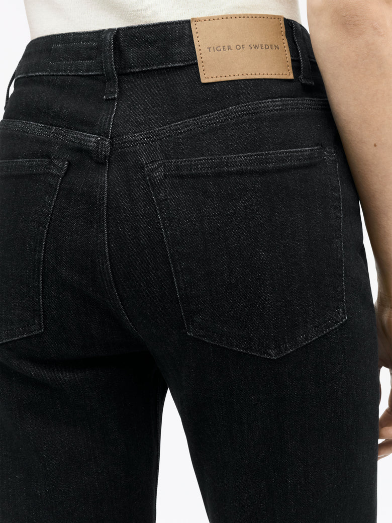 TIGER OF SWEDEN | Le jean slim droit ''Maggie'' - Noir