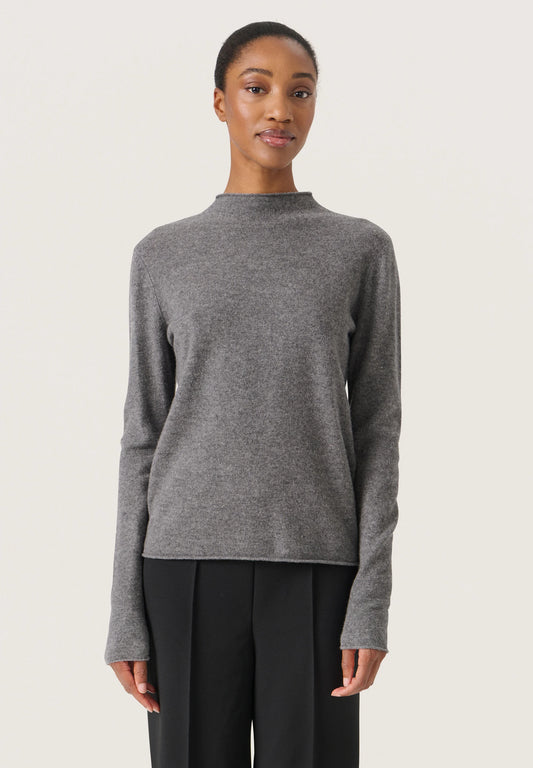 SOAKED IN LUXURY | Le pull à col montant Molina - Gris