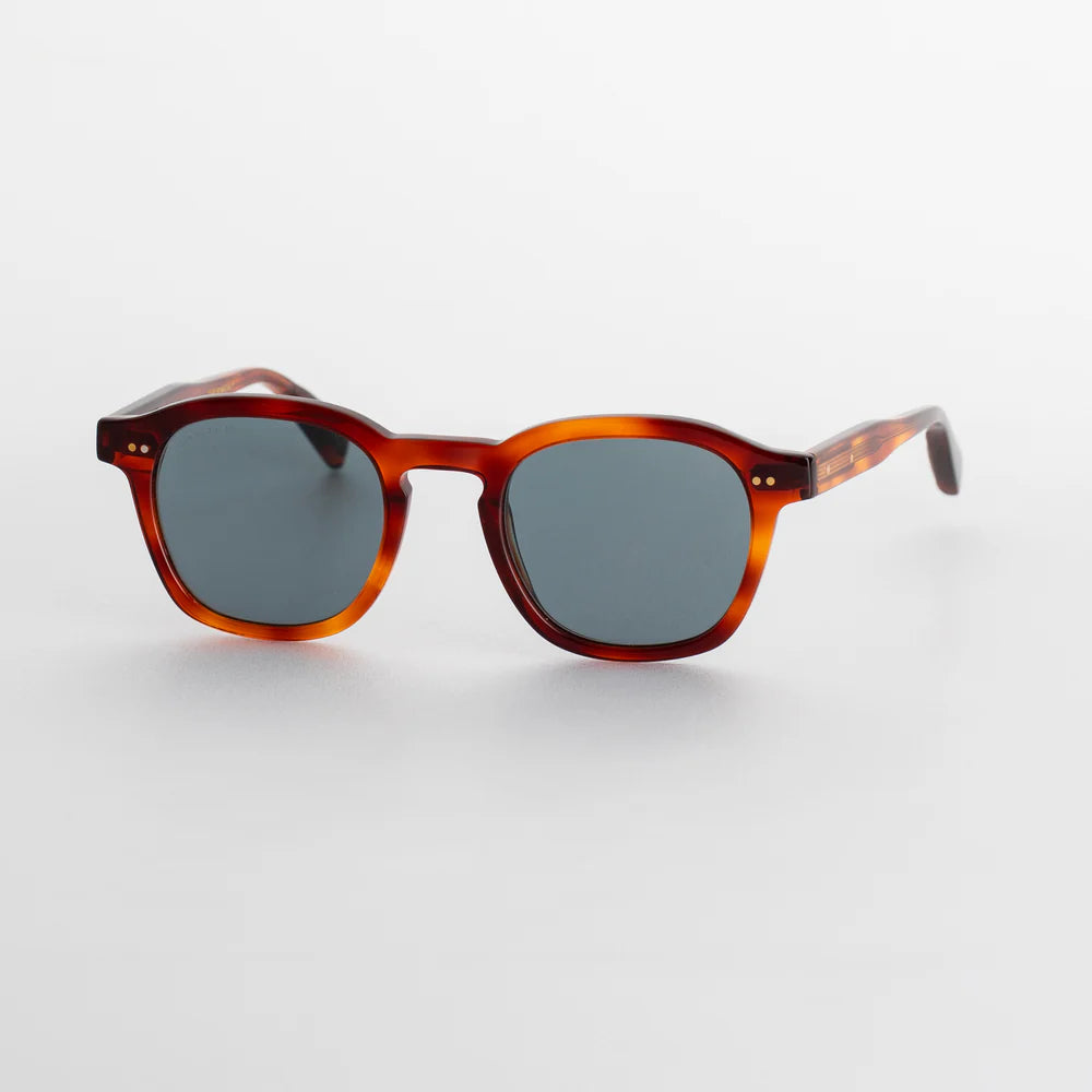 Steve McQueen Eyewear | Les lunettes de soleil ''BANDITO'' | Écaille claire 115