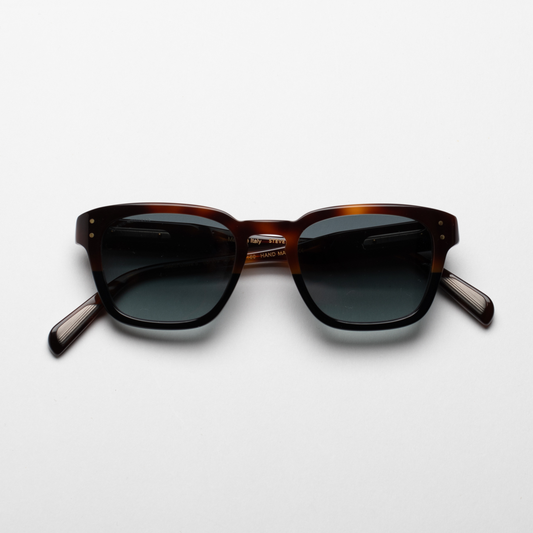 Steve McQueen Eyewear | Les lunettes de soleil ''BEECH GROVE''  - Tortue dégradée à noir
