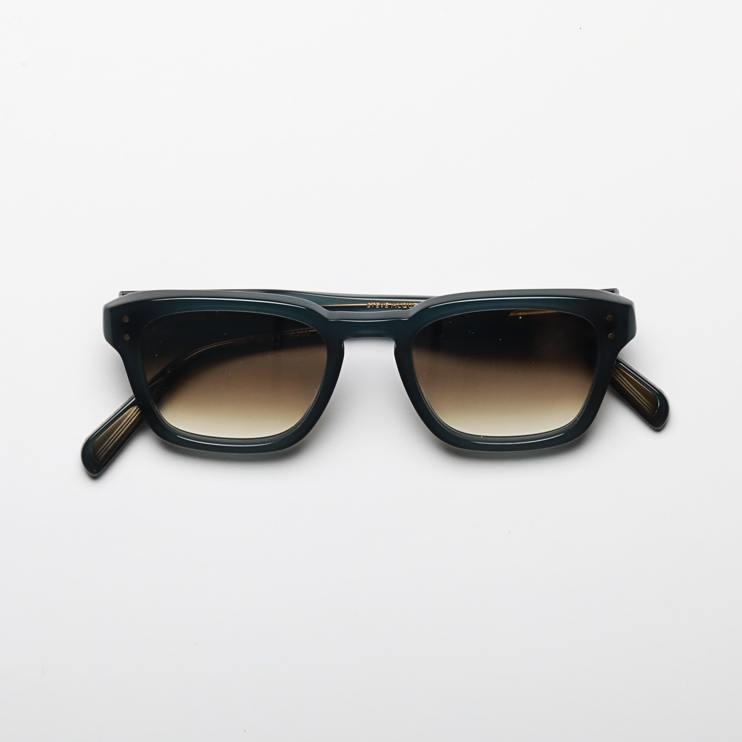 Steve McQueen Eyewear | Les lunettes de soleil ''BEECH GROVE'' - BLEU LAIT