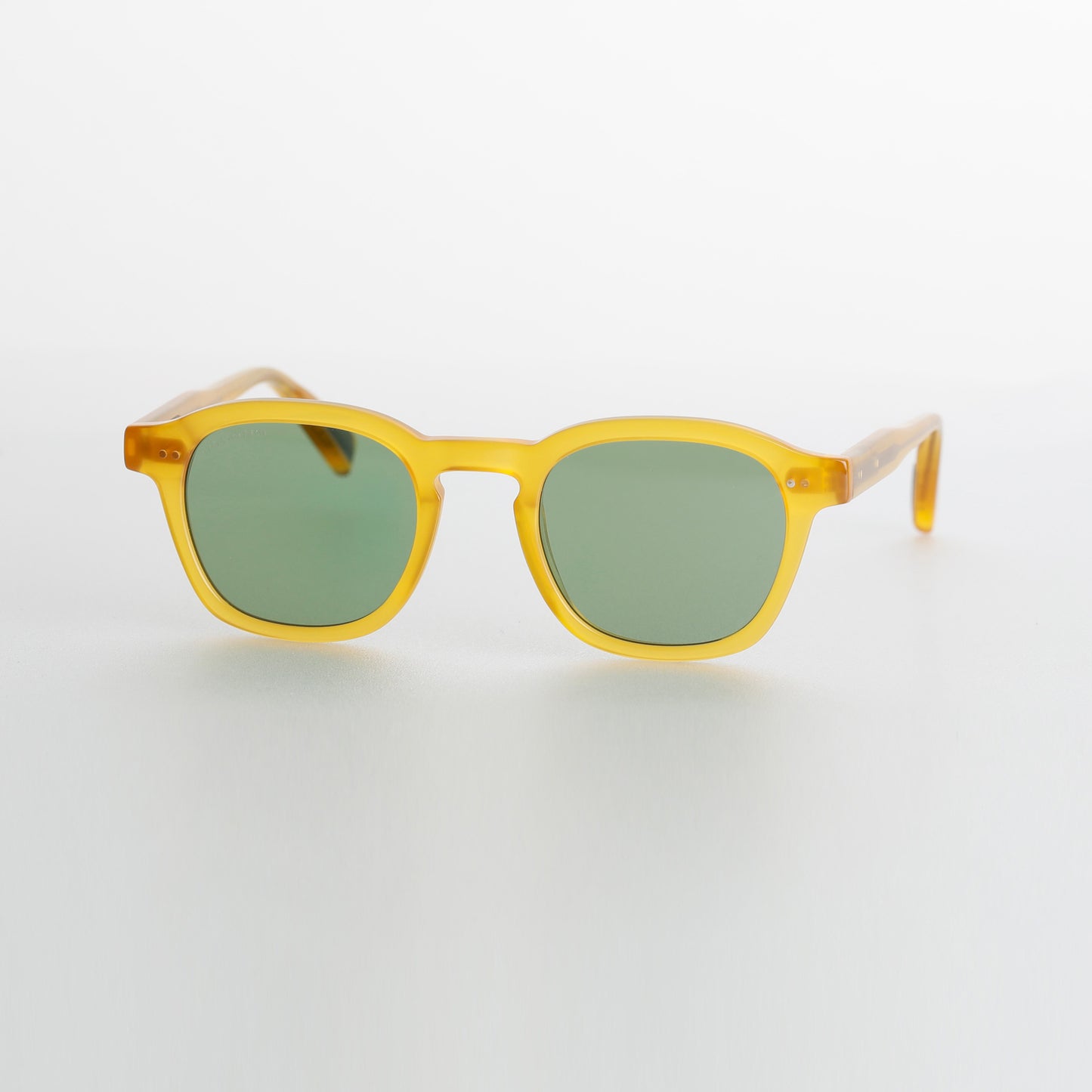 Steve McQueen Eyewear | Les lunettes de soleil ''BANDITO'' - Miel jaune