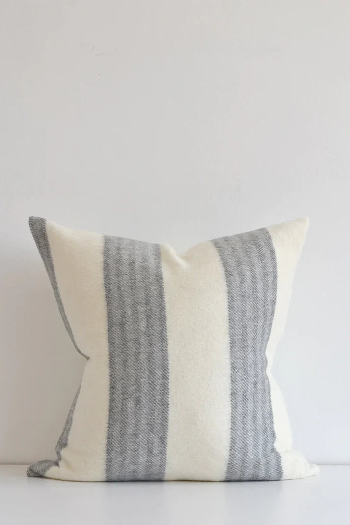 Linen Way | Oreiller en laine Brooklyn - blanc cassé et gris
