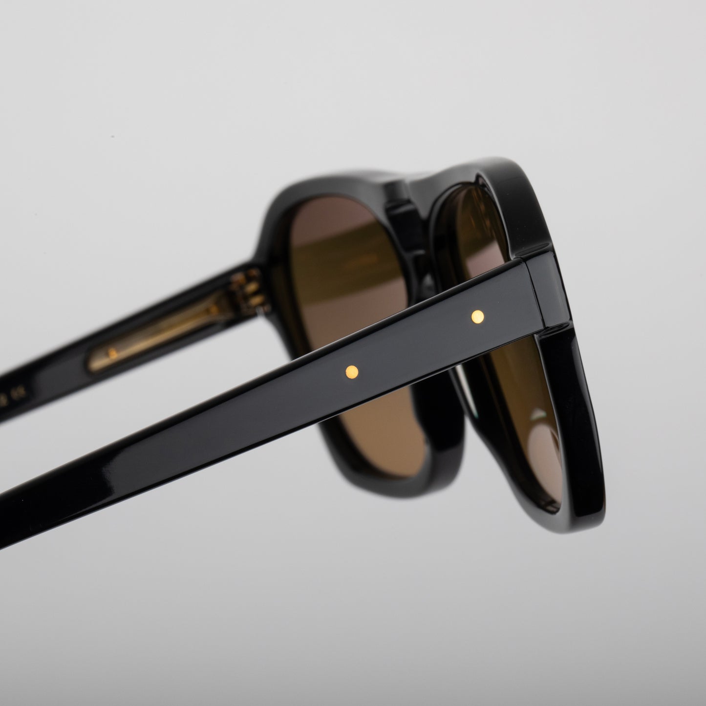 Steve McQueen Eyewear | Les lunettes de soleil ''BRUCE'' - Noir / Brun dégradé