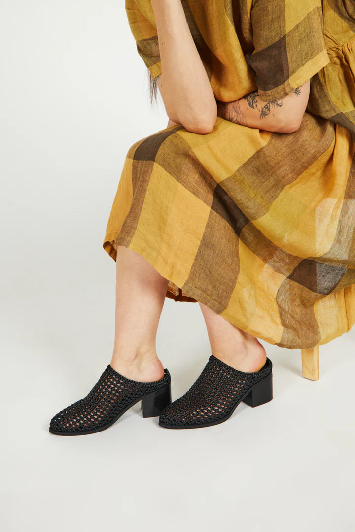 "INTENTIONALLY | Mules "CAPS" - Noir