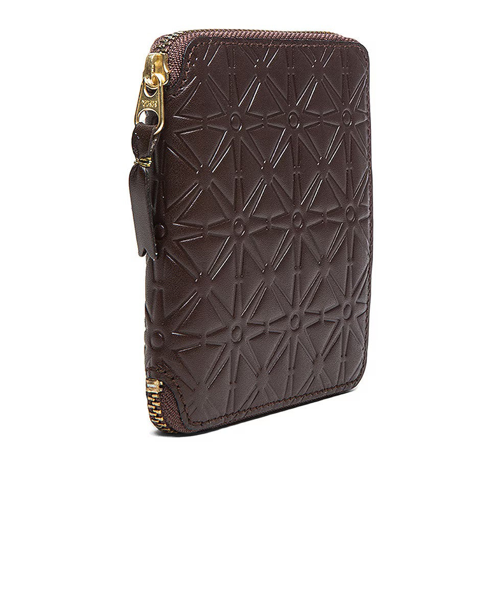 Comme des Garçons - Square zipped wallet in embossed leather - off-white