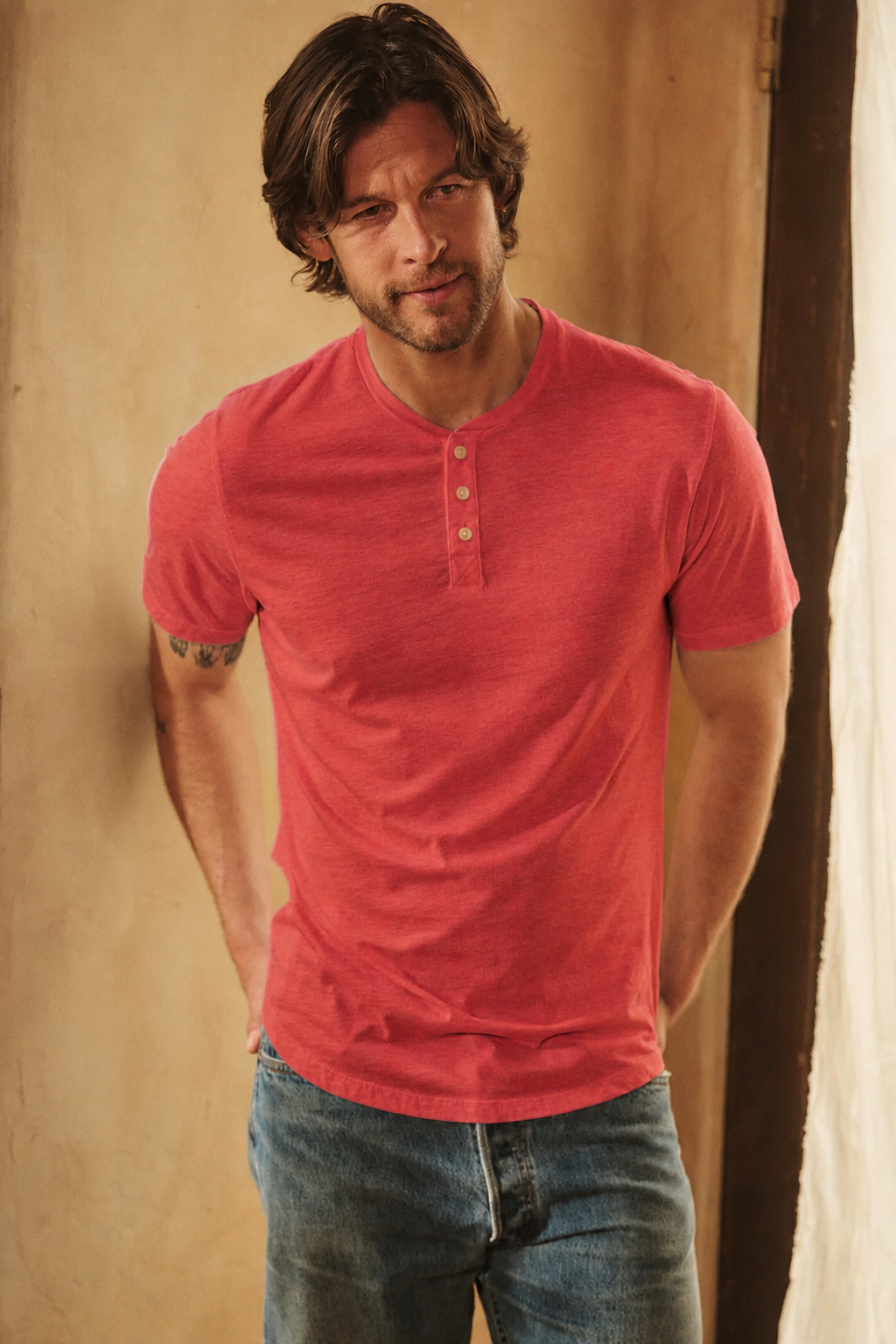 Velvet | Le t-shirt Henley ''Fulton'' - Rouge tomate