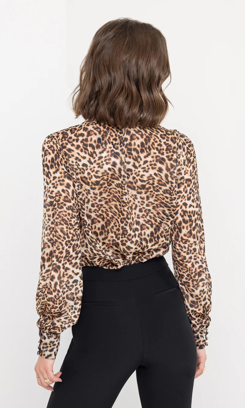 Generation Love | Blouse à nœud papillon Veralli - Léopard