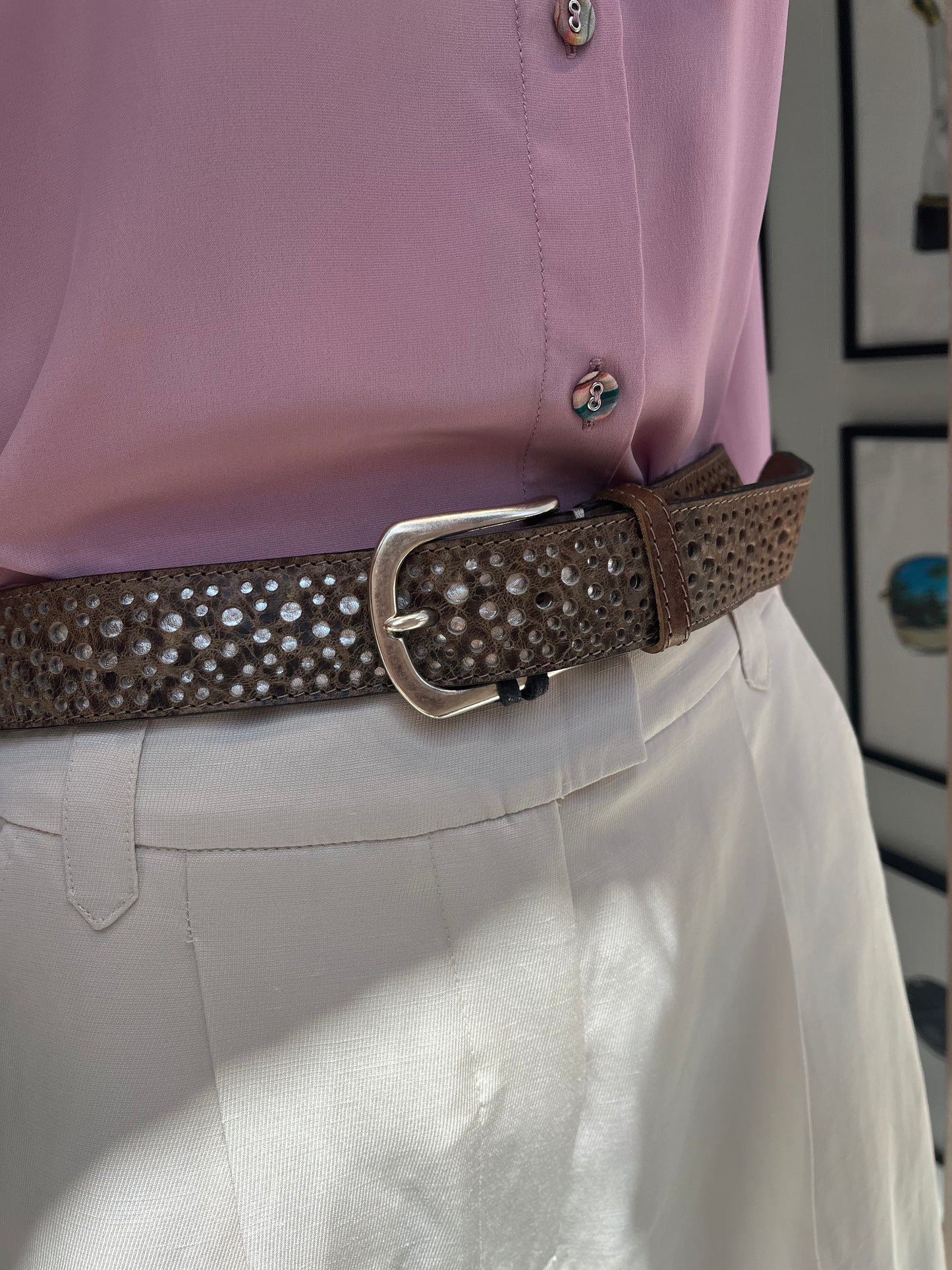 B.BELT - LAZER CUT ''J'' BELT - GRAY TAUPE