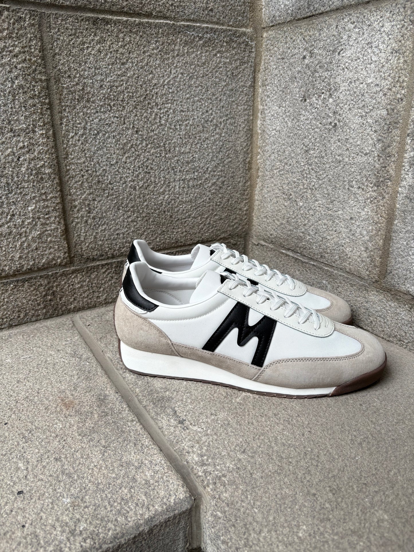 KARHU | Baskets " Mestari" - Silver Lining / Noir