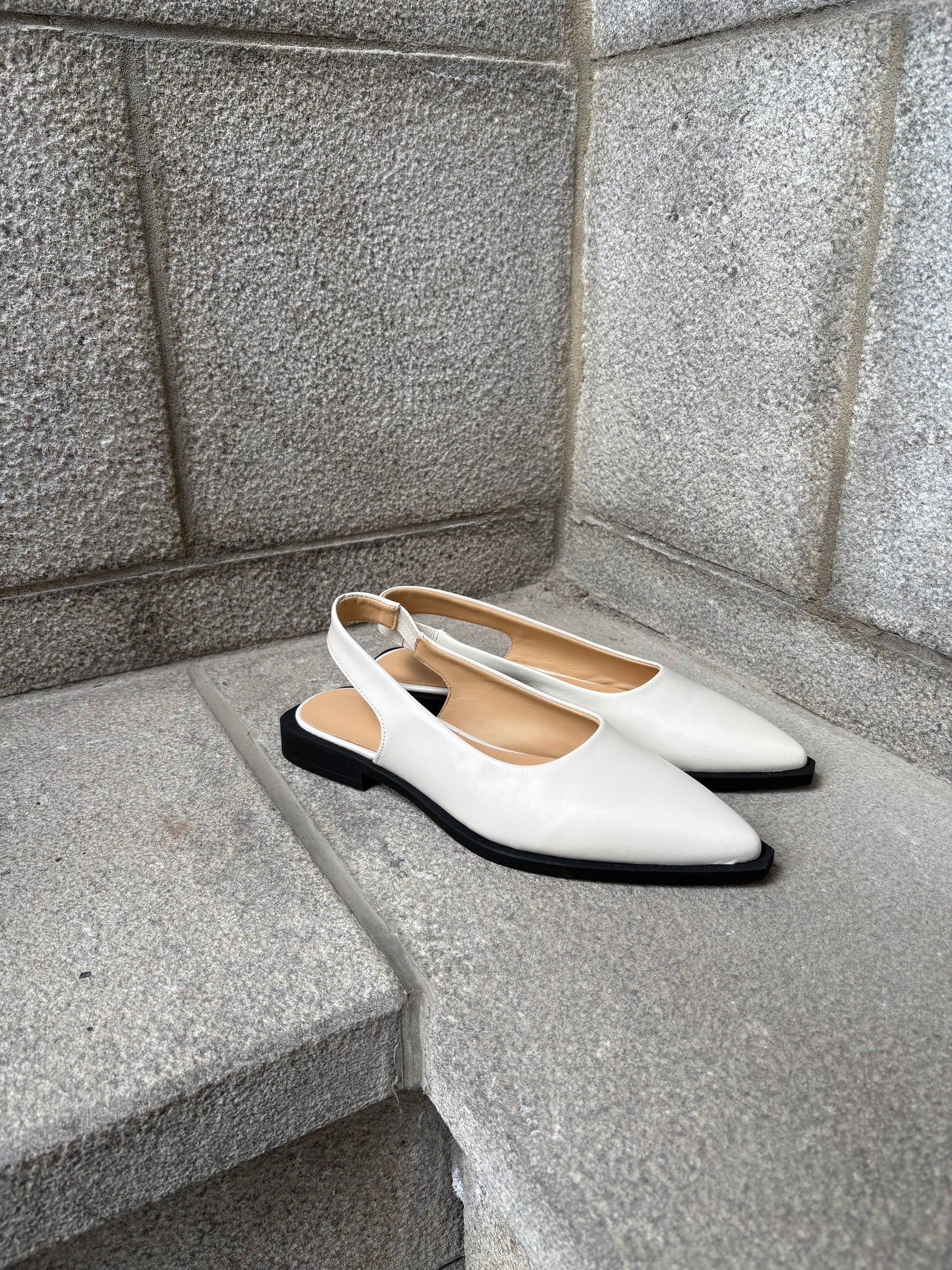Copenhagen studio | Ballerines pointues en cuir - Crème