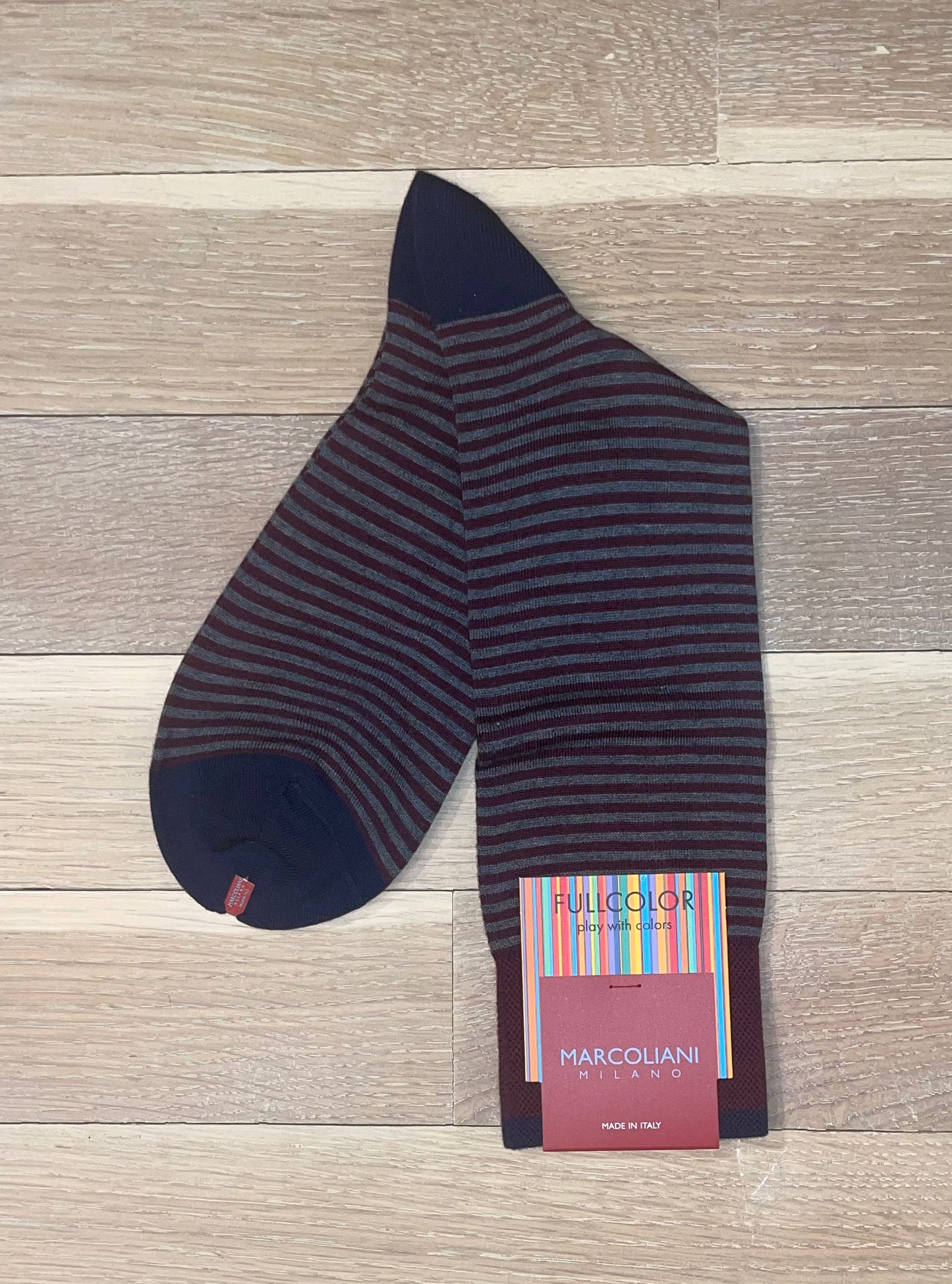 Marcoliani - Chaussettes colorées à fines rayures  - Bleu marine/Rouge bordeaux