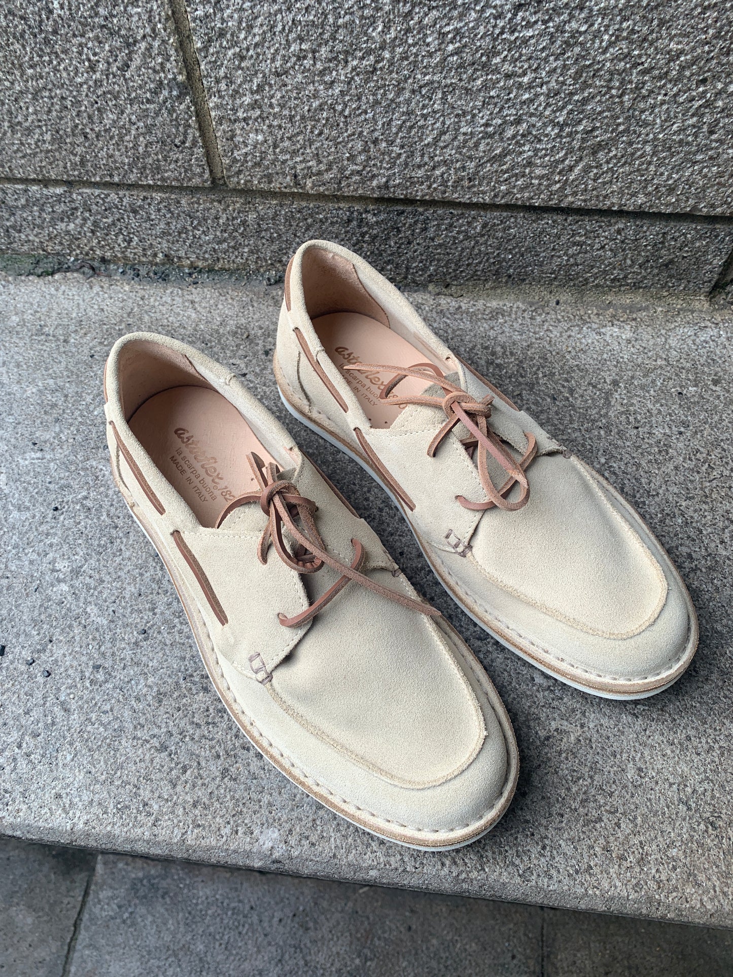 Astorflex | Chaussures bateau en daim ''Dockflex'' - Ecru