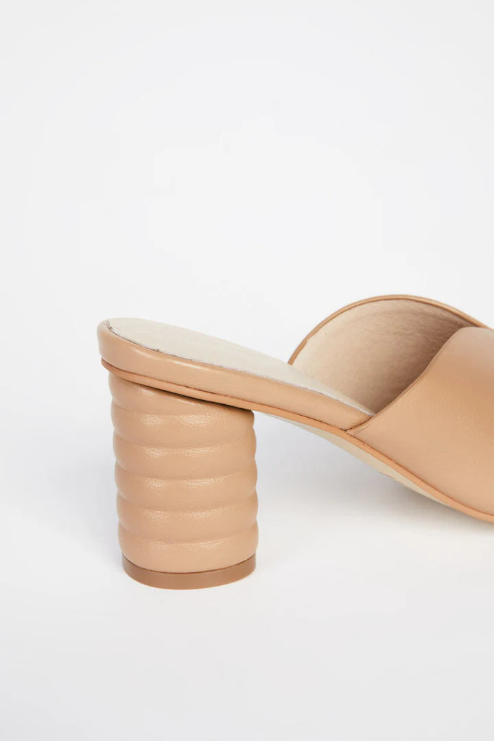 "INTENTIONALLY | Talon "KAMIKA" - Beige