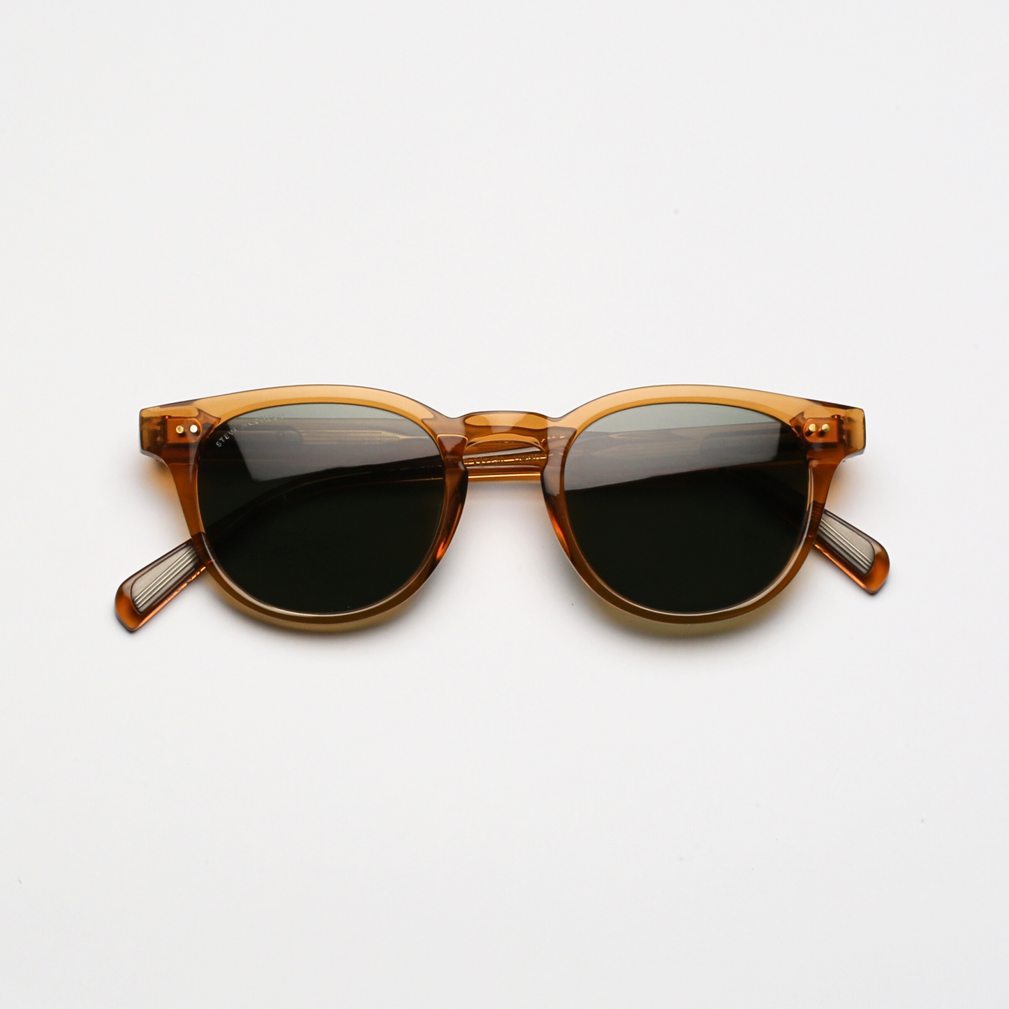 Steve McQueen Eyewear | Les lunettes de soleil ''JOSH'' - Miel