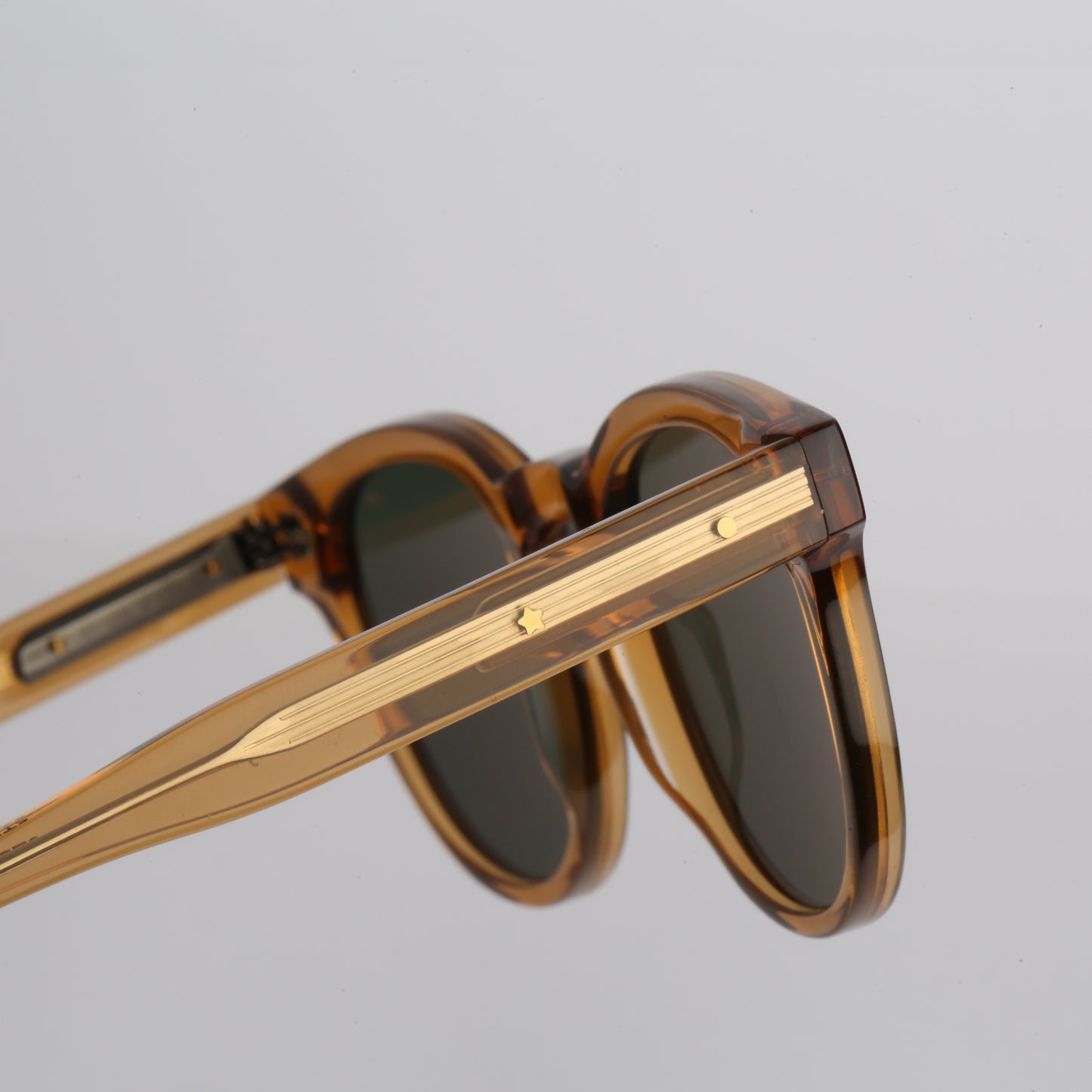 Steve McQueen Eyewear | Les lunettes de soleil ''JOSH'' - Miel