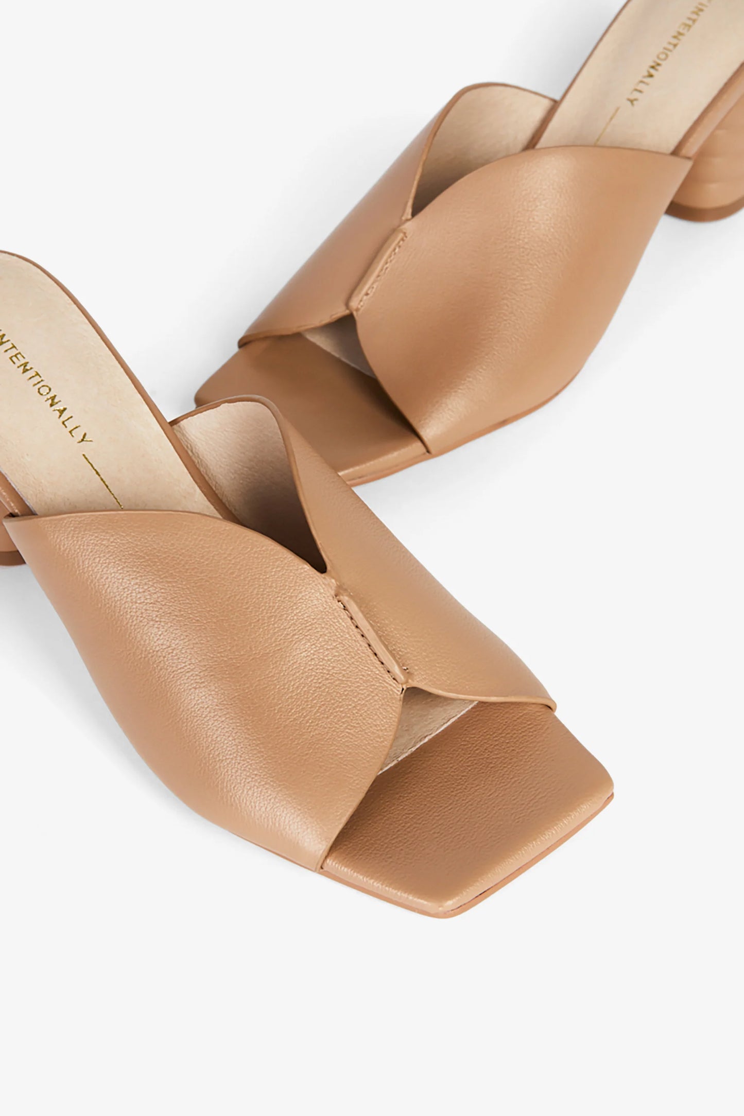 INTENTIONALLY___ | Chaussure "Kamika" | Beige