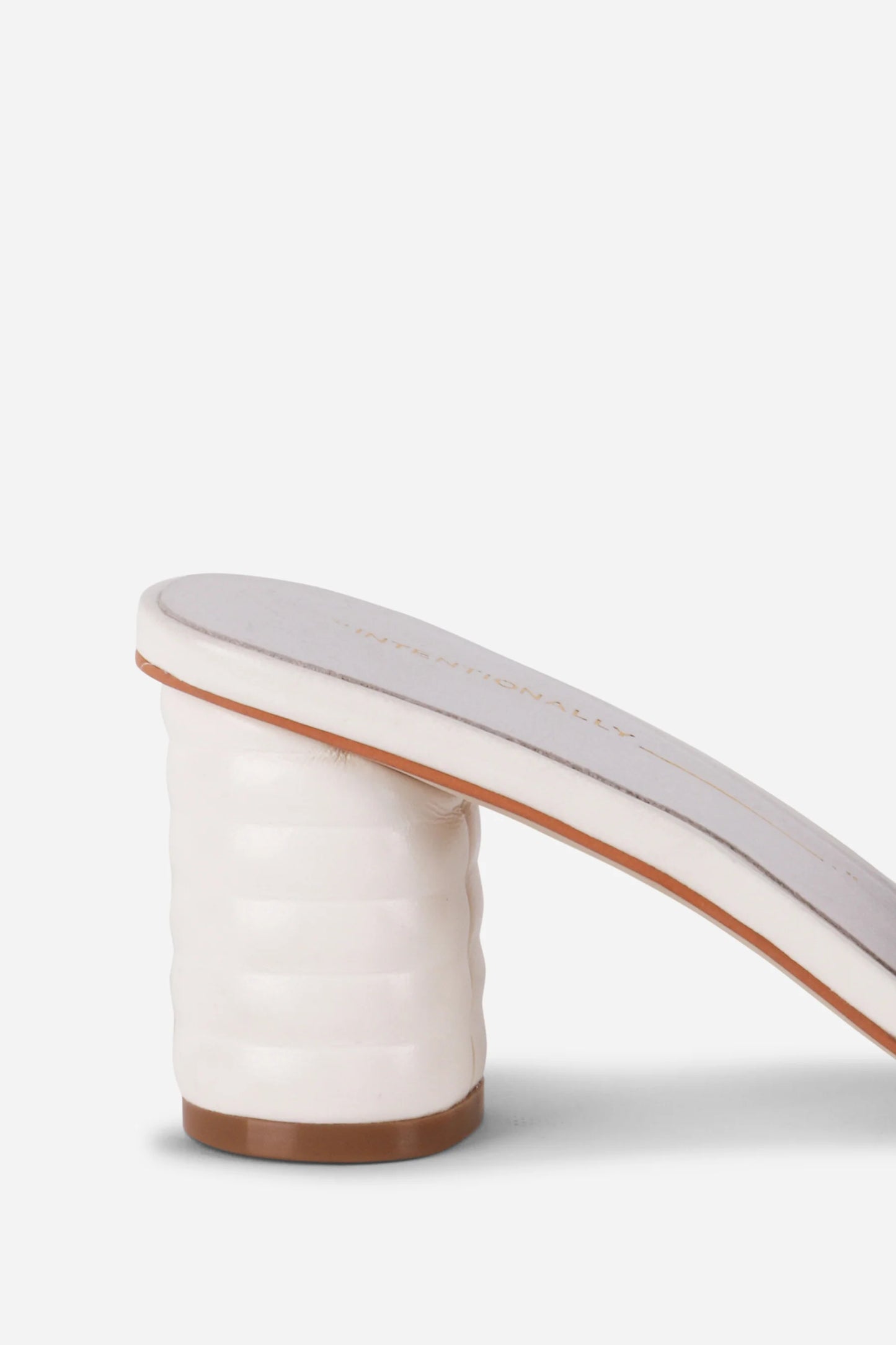 INTENTIONALLY___ | Chaussure "Kizmit" | Blanc