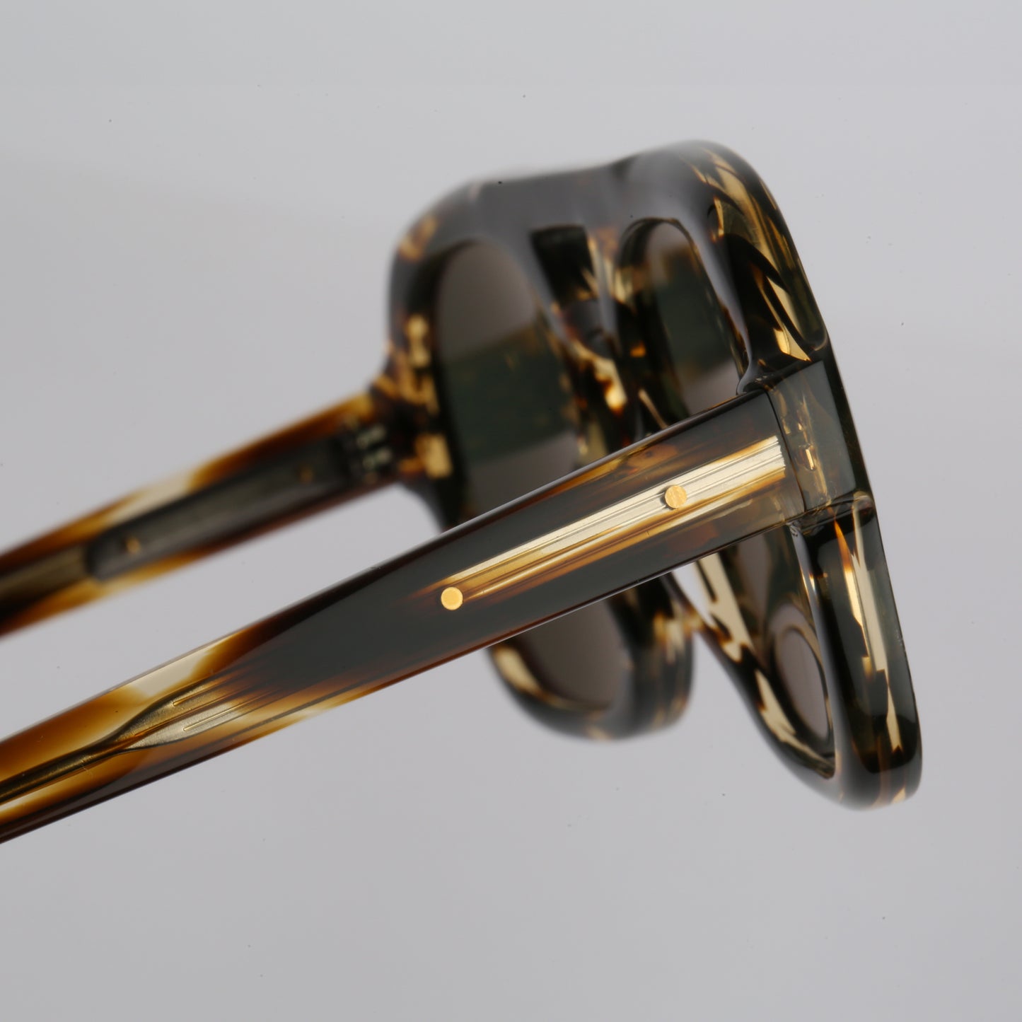 Steve McQueen Eyewear | Les lunettes de soleil ''LIMITS'' - JASPE TORTOISE