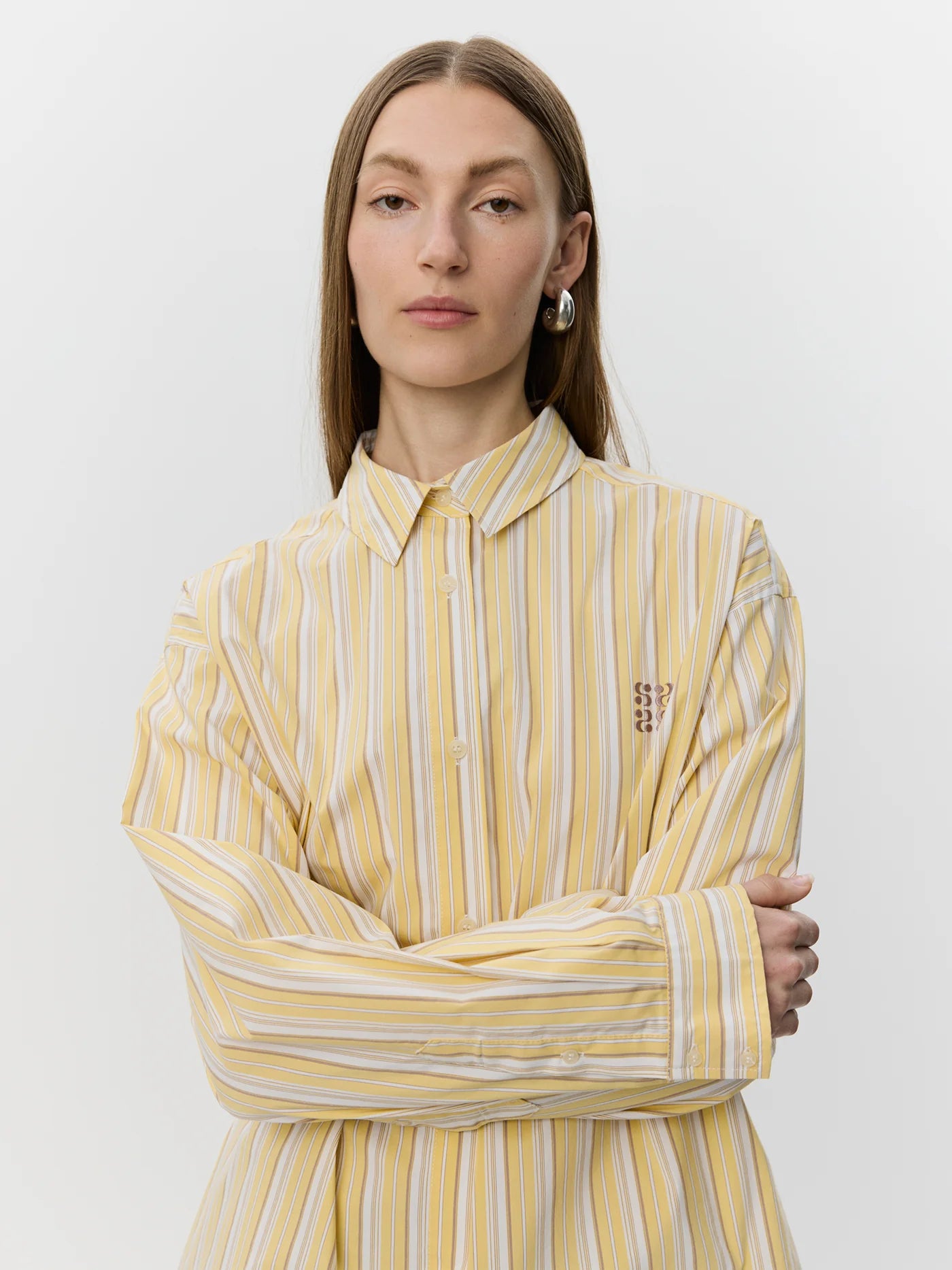 SOFIE SCHNOOR | La chemise oversize 'MERCYSW' - Rayures jaune pâle