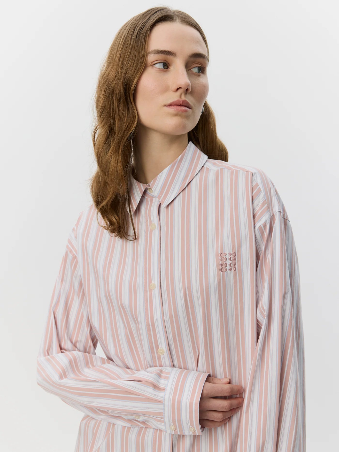 SOFIE SCHNOOR | La chemise oversize 'MERCYSW' - Rayures rose pâle
