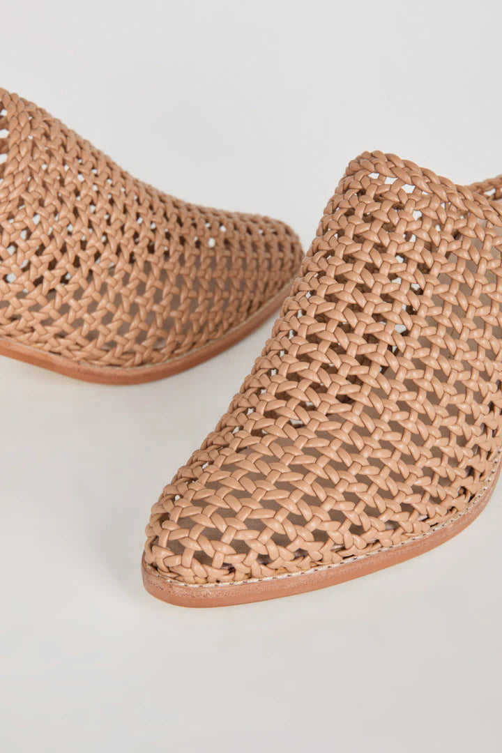 "INTENTIONALLY | Mules "CAPS" - Camel