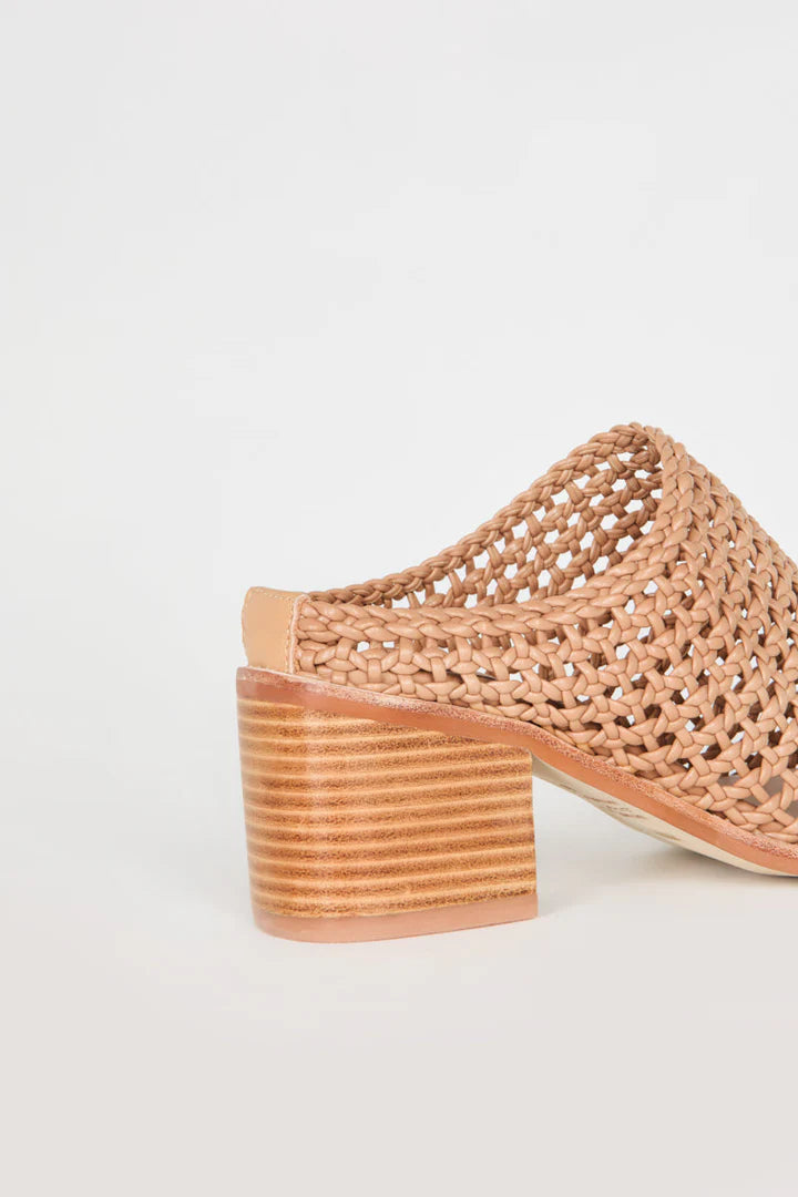 "INTENTIONALLY | Mules "CAPS" - Camel