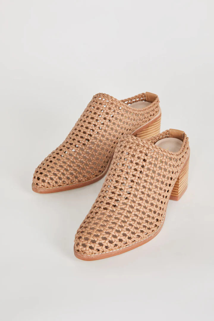 "INTENTIONALLY | Mules "CAPS" - Camel