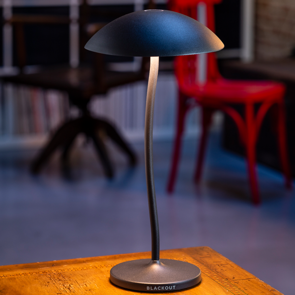 BLACKOUT | Lampe sans fil rechargeable "STEM" -Noir