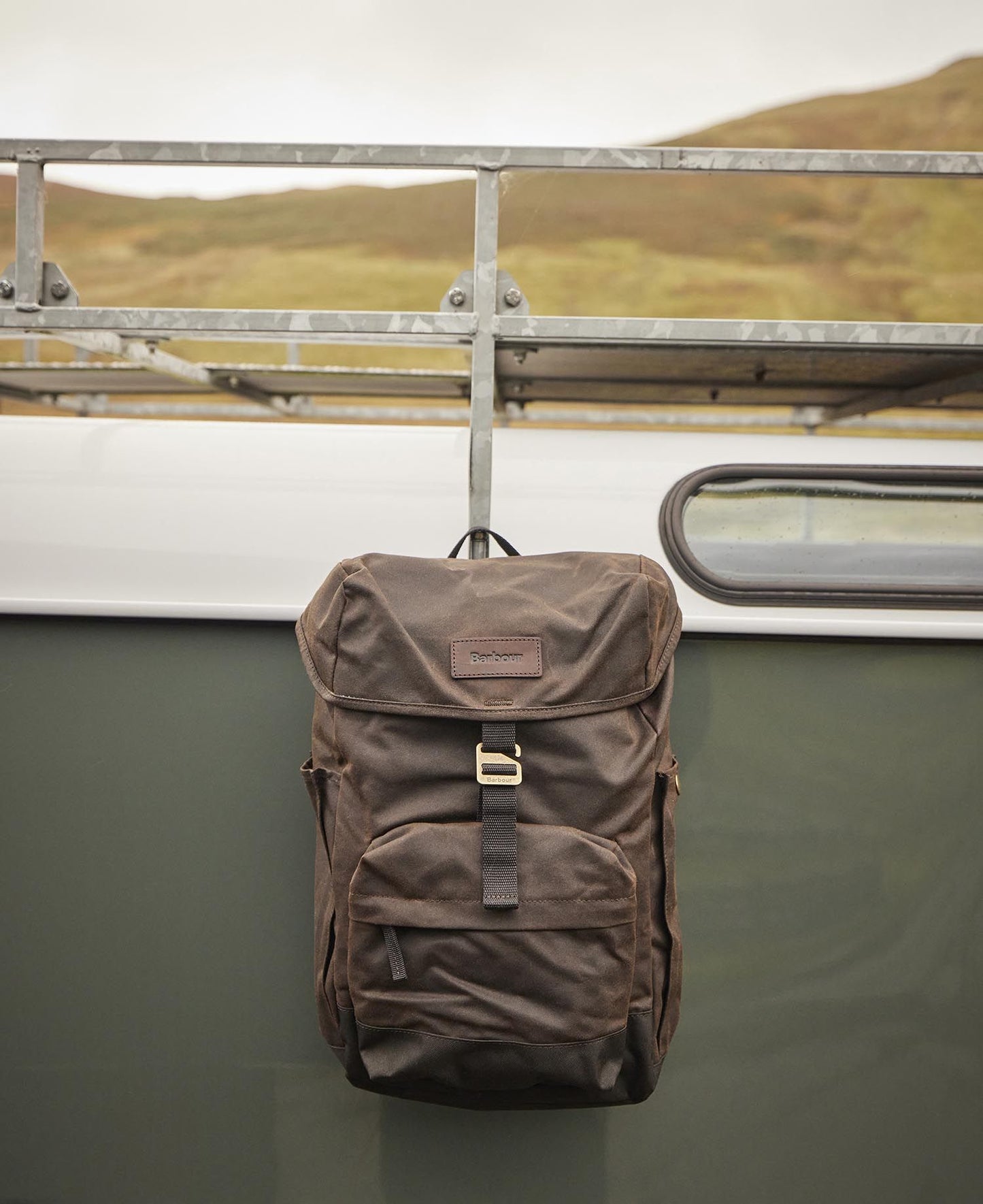 Barbour - ''Holdall'' bag in waxed cotton with leather trim - Olive