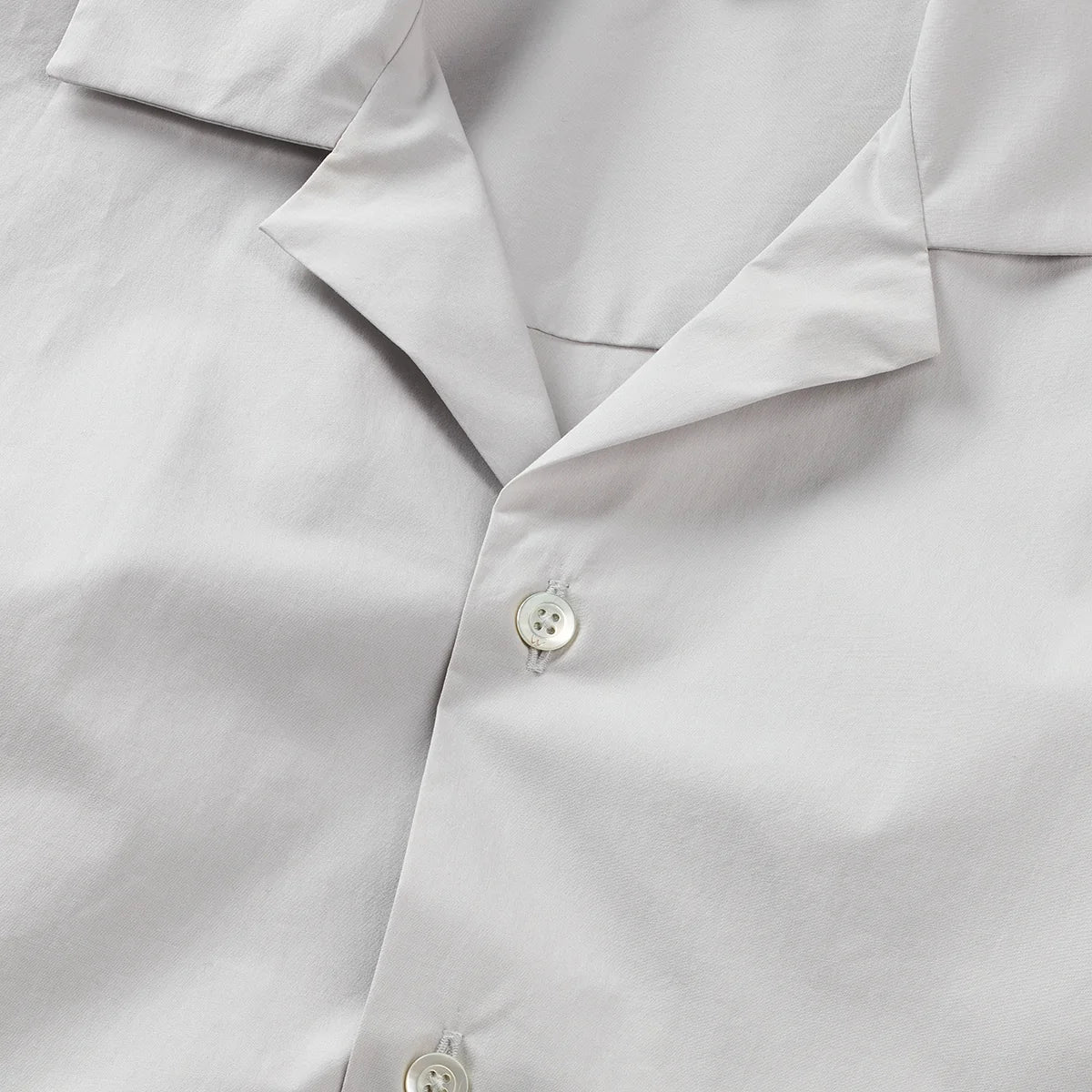 WAHTS | Chemise à col ouvert "WEBB" - Gris clair
