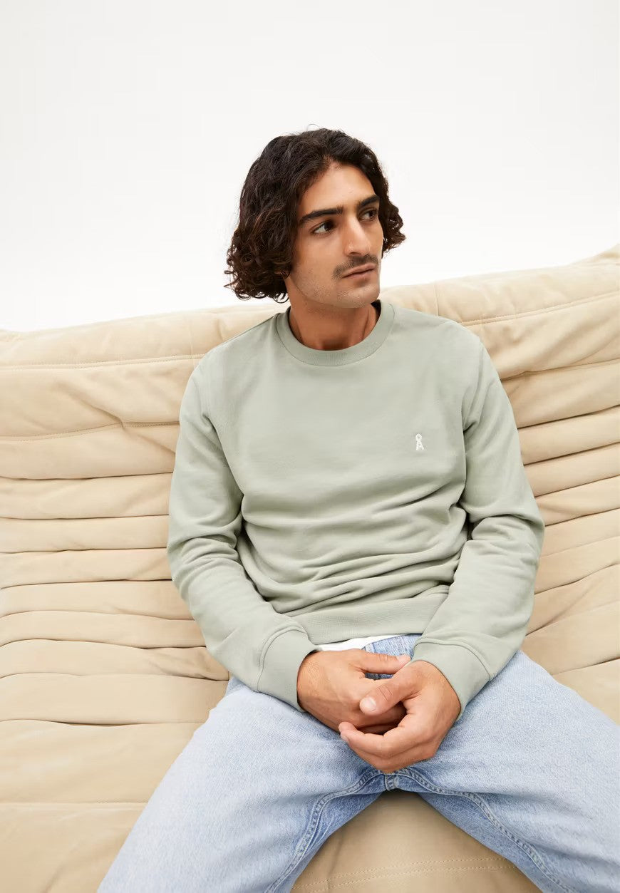 ARMEDANGELS | Sweatshirt "BAARO" - Vert sauge