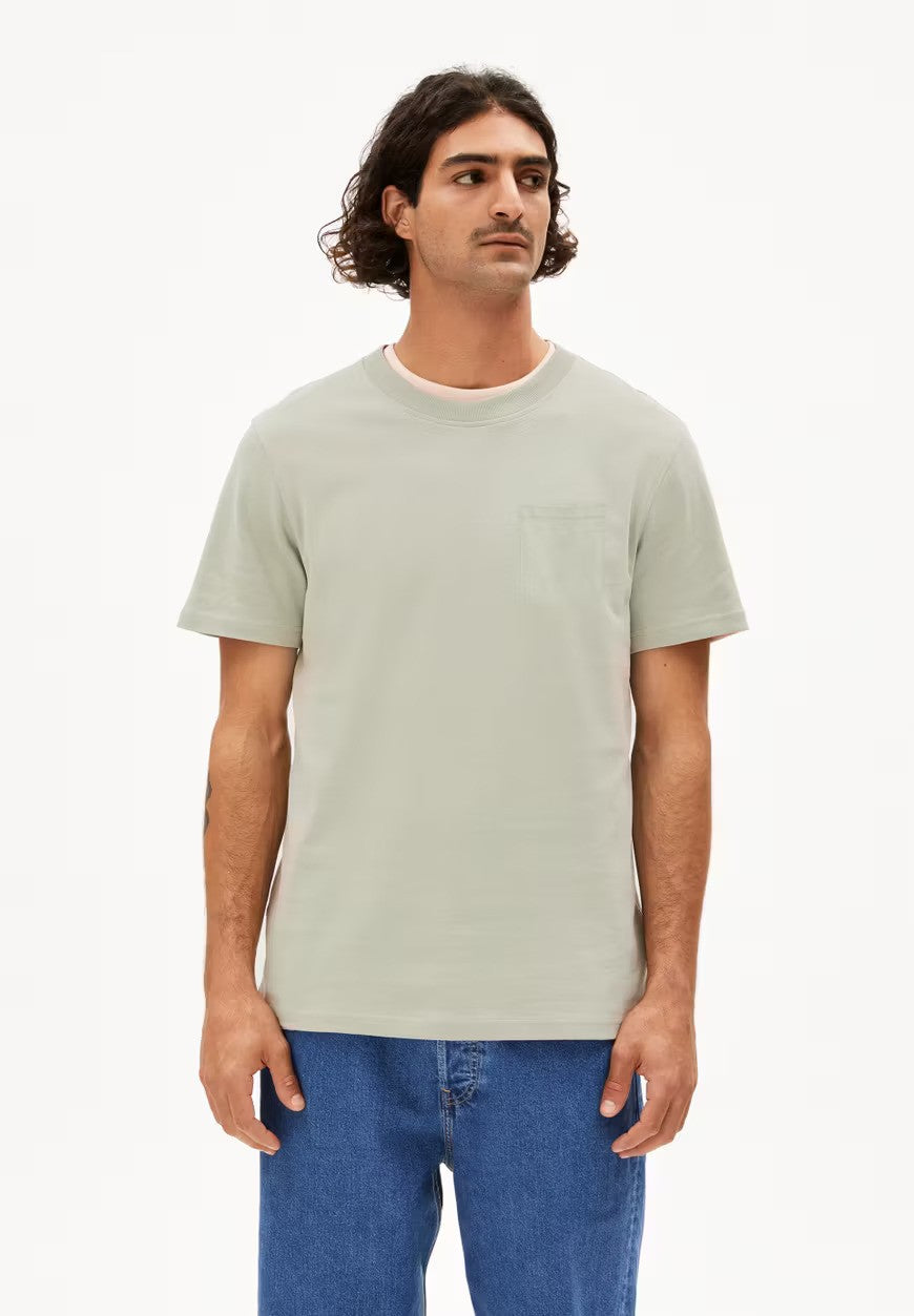 ARMEDANGELS | T-Shirt avec poche "MAARKOS" - Vert sauge
