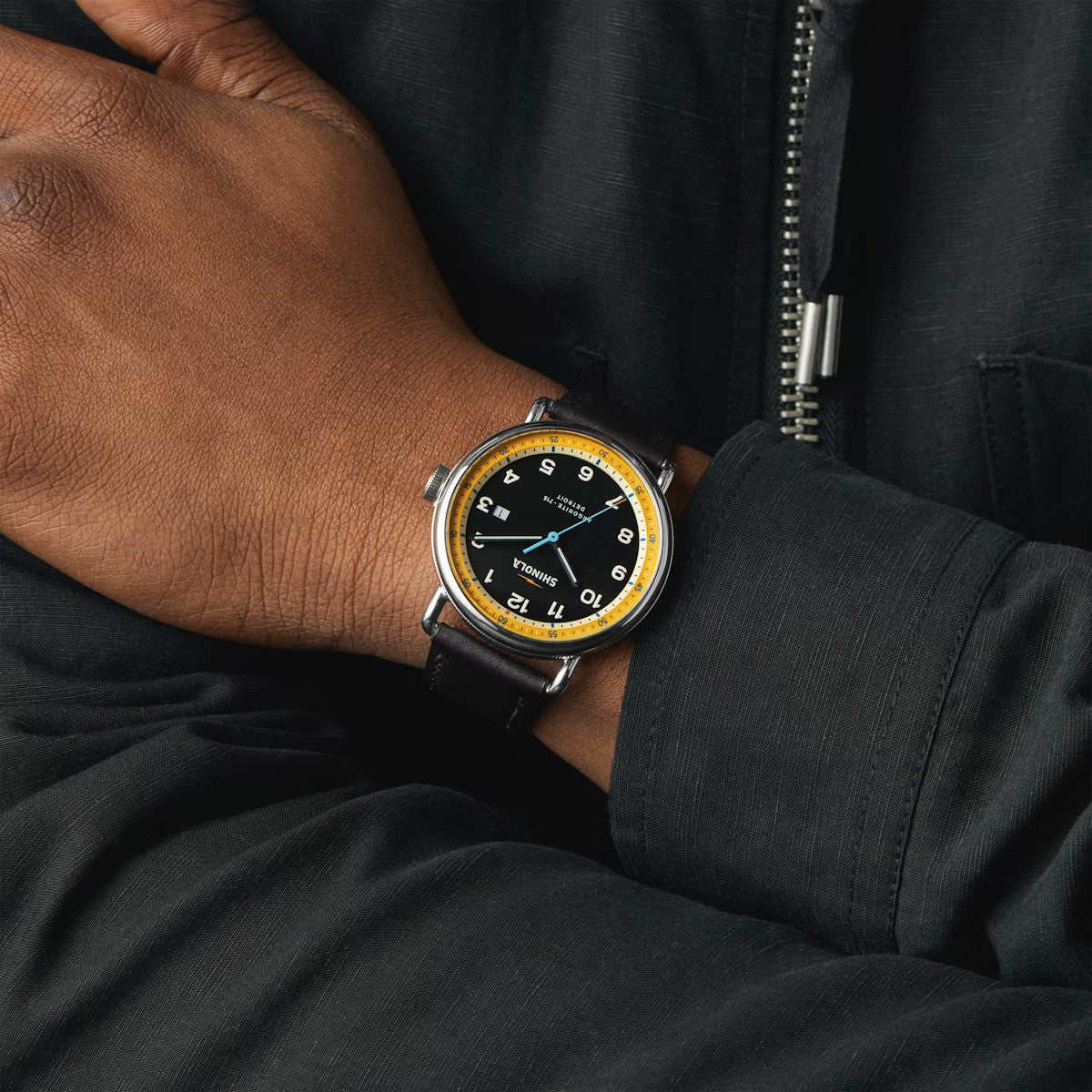 SHINOLA - La montre Canfield modèle C56 43mm - Noir/Jaune