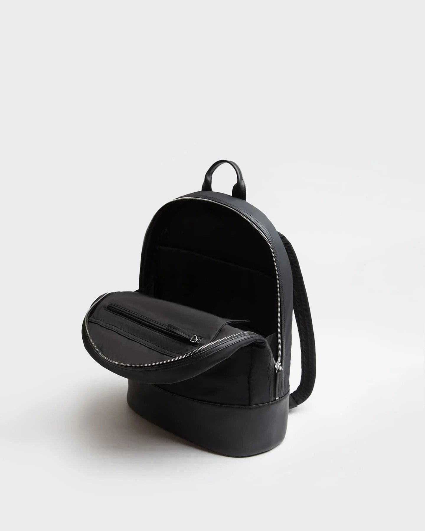 WANT Les Essentiels - Sac à dos Kastrup 2.0 en nylon recyclé - Noir