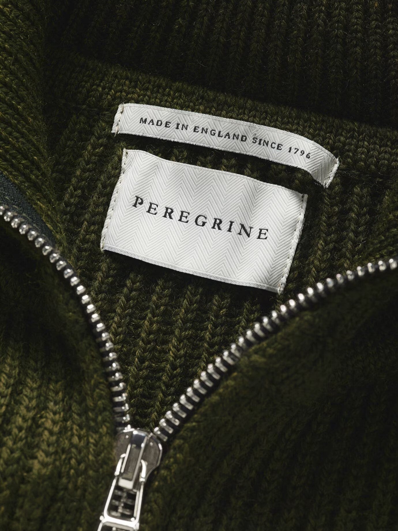 Peregrine | Le Cardigan ''Fisherman'' en laine mérinos - Olive