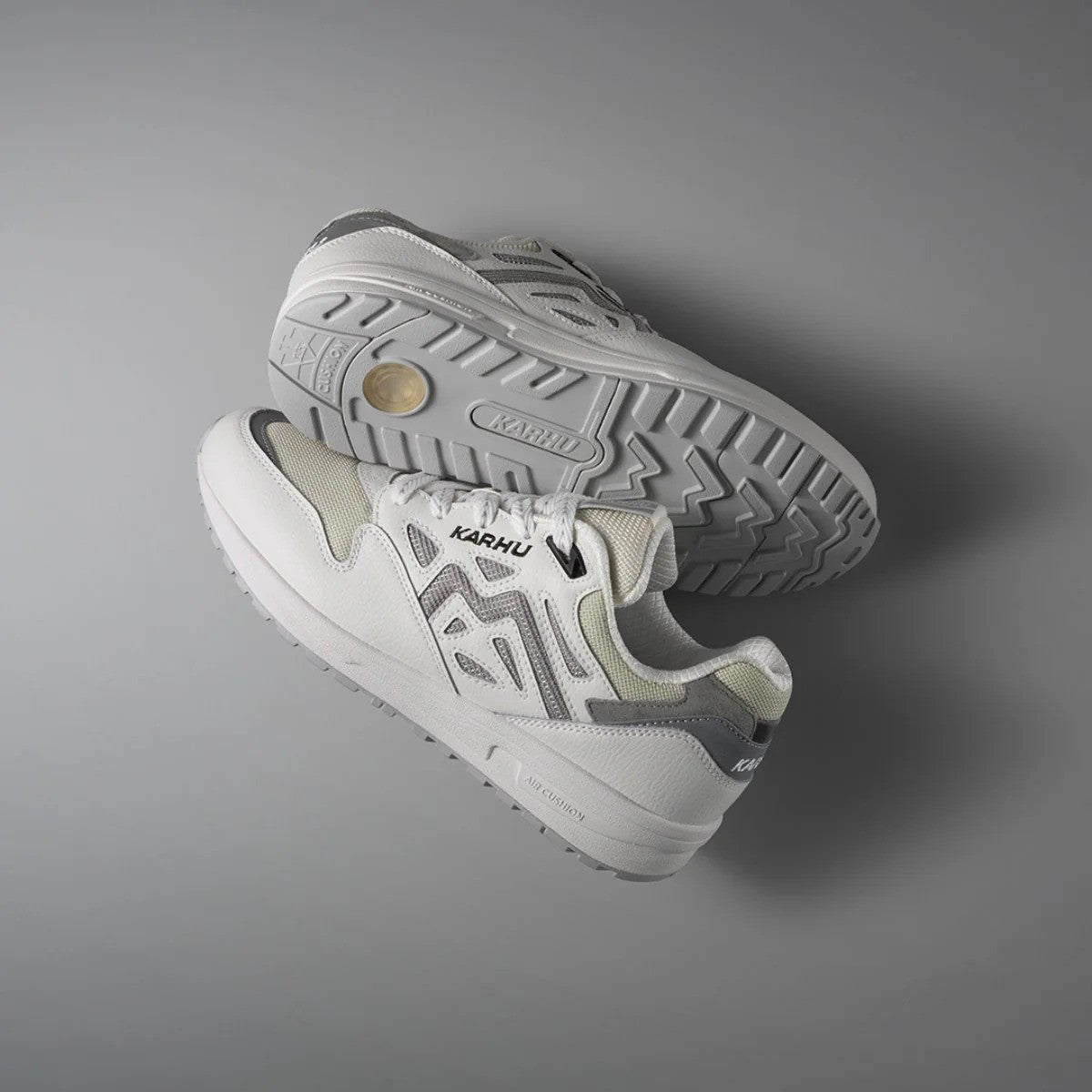 KARHU | Baskets " Legacy 96 " - Couleur Cloud Dancer / Limestone