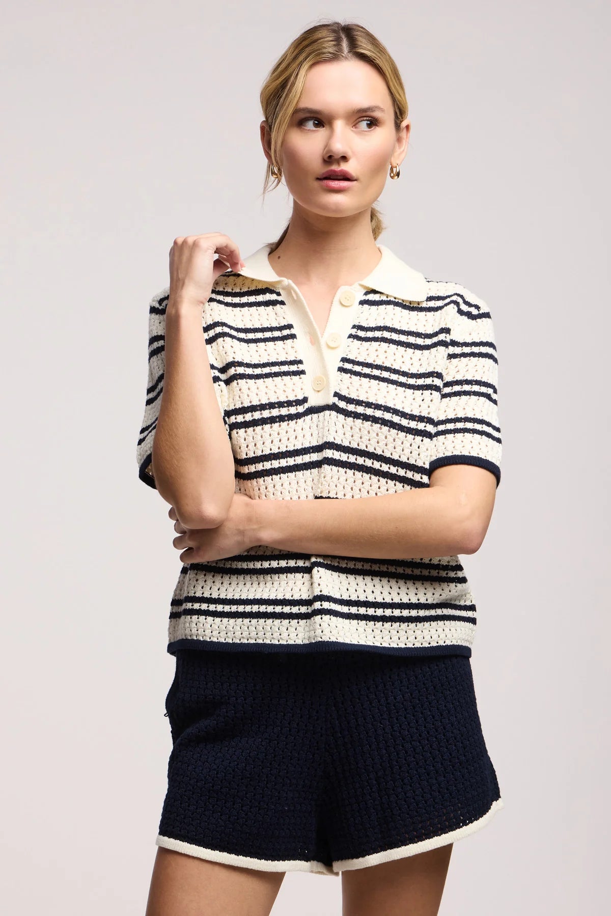 Velvet | Polo ''Lumae'' en maille ajourée - Lait/Bleu marine