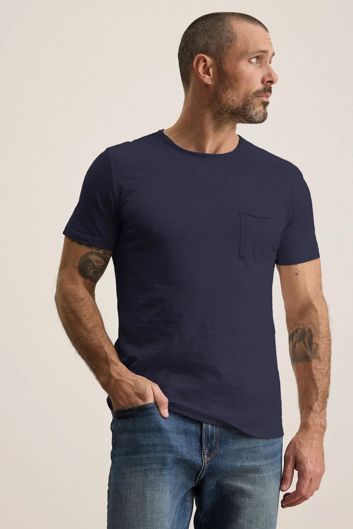 Velvet |Le T-shirt Chad à poche en coton flammé - Marine