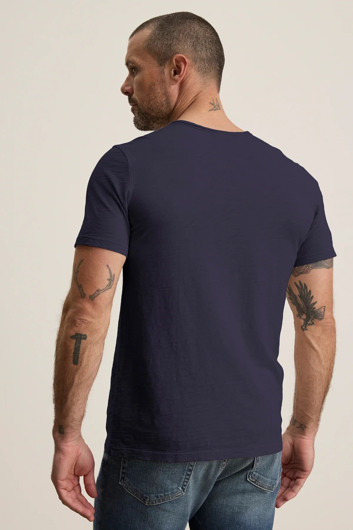 Velvet |Le T-shirt Chad à poche en coton flammé - Marine