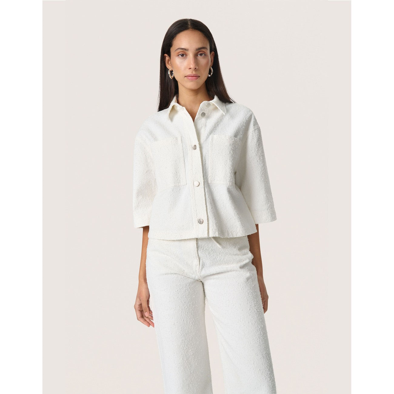 SOAKED IN LUXURY | Surchemise "VELMA" - Blanc