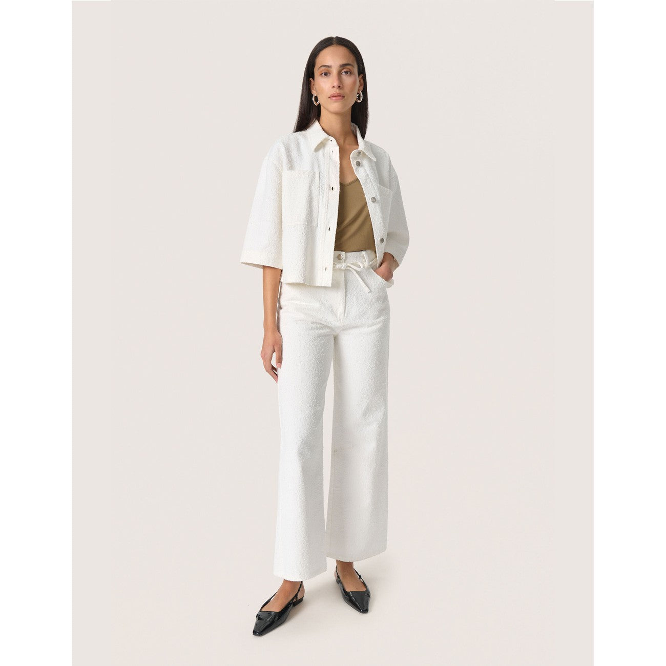 SOAKED IN LUXURY | Surchemise "VELMA" - Blanc