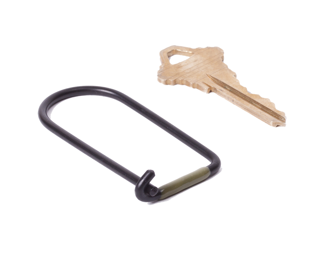 Wilson keyring in BLACK PVD FINISH STEEL with enamel band