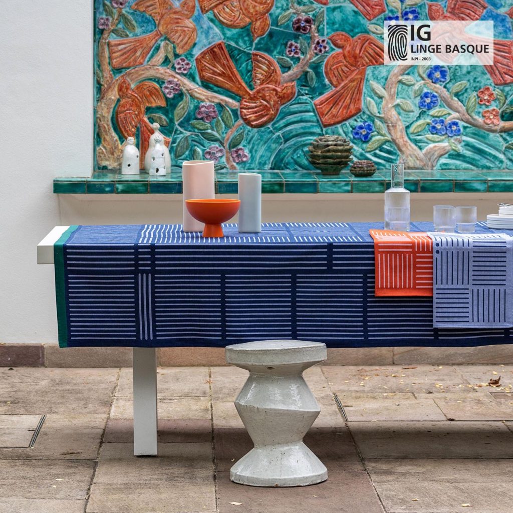 Tissage Moutet | Nappe de table "Fatxada" - Marine
