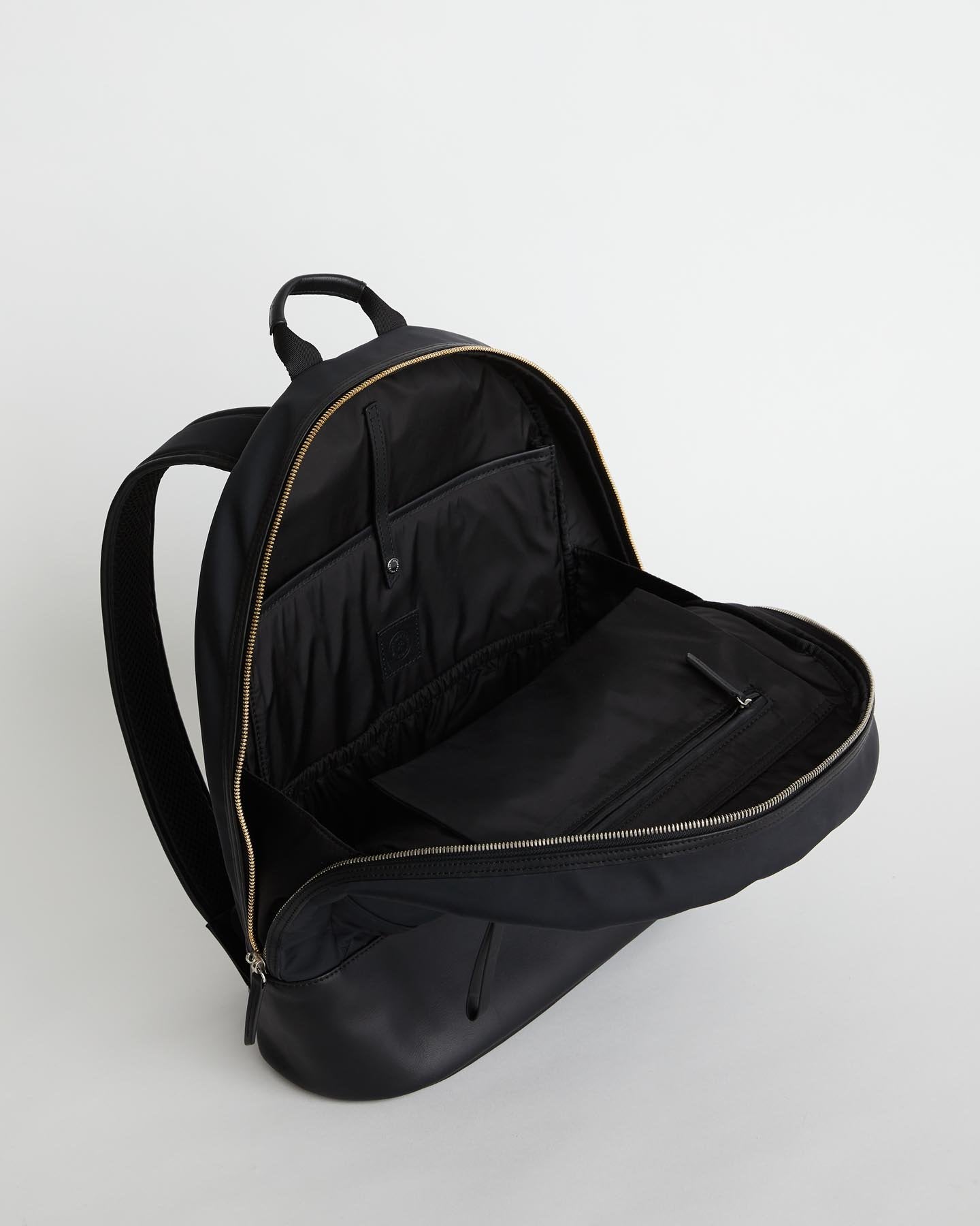 WANT Les Essentiels - Sac à dos en nylon italien Kastrup 2.0 - Noir