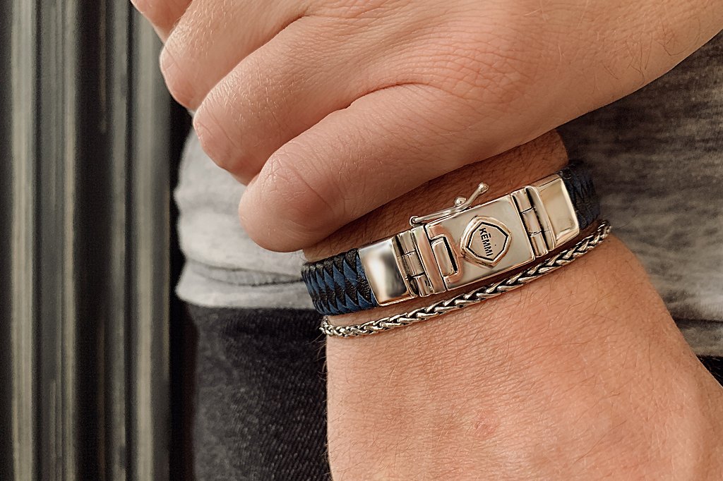 Kemmi - Bracelet ''Chase'' plat en cuir bleu