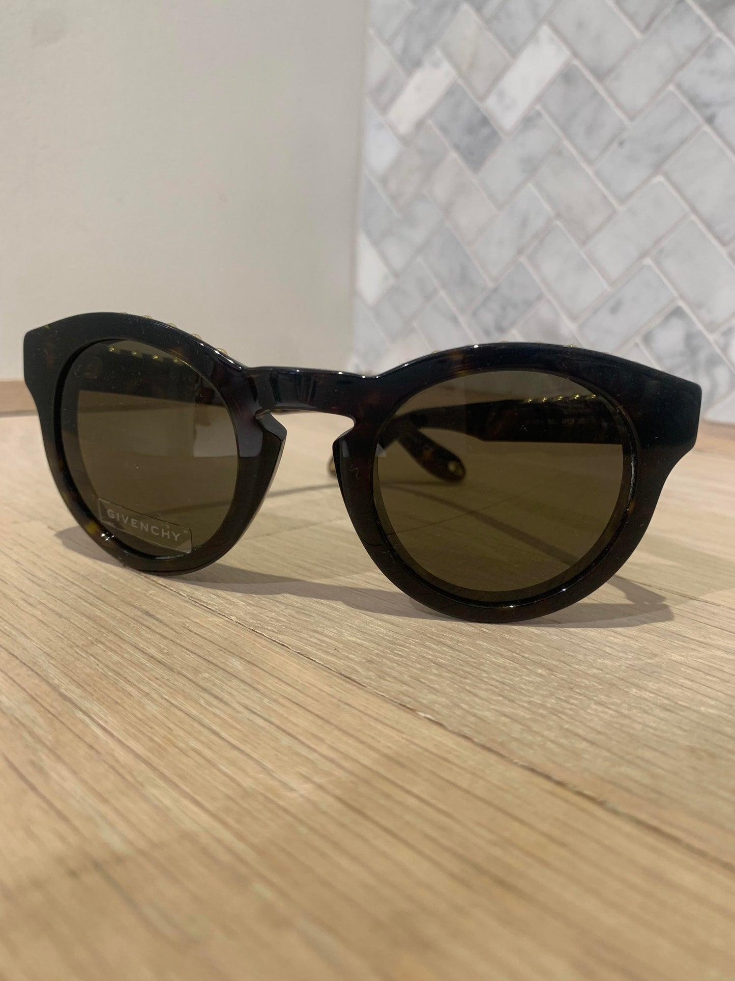 GIVENCHY - SUNGLASSES - ROUND