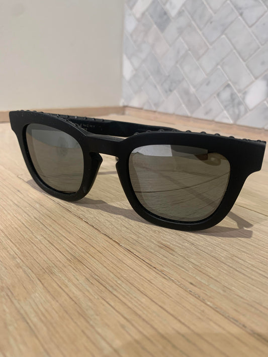 GIVENCHY - SUNGLASSES - WAYFARER