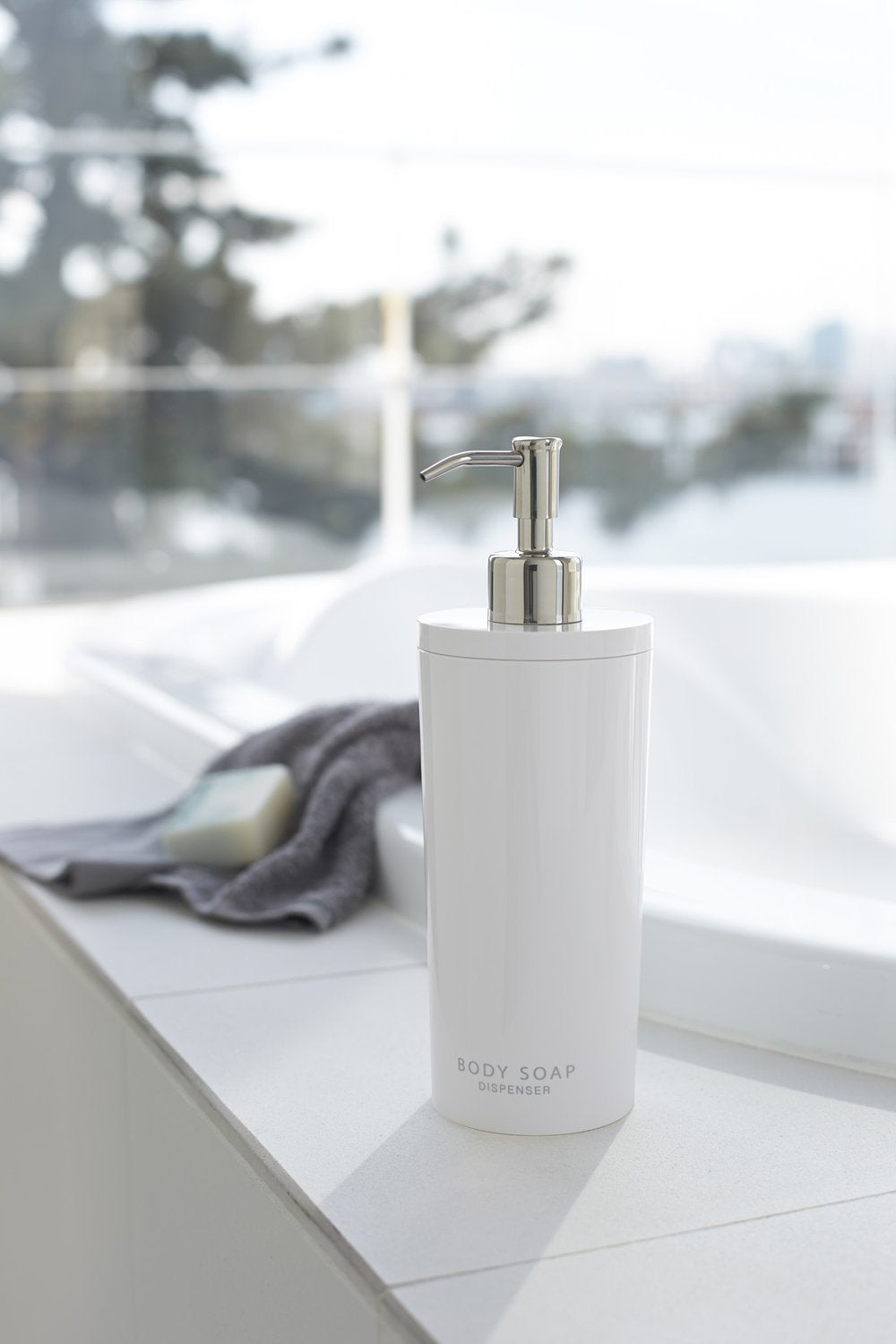 Yamazaki | Distributeur de gel douche - Plastique blanc