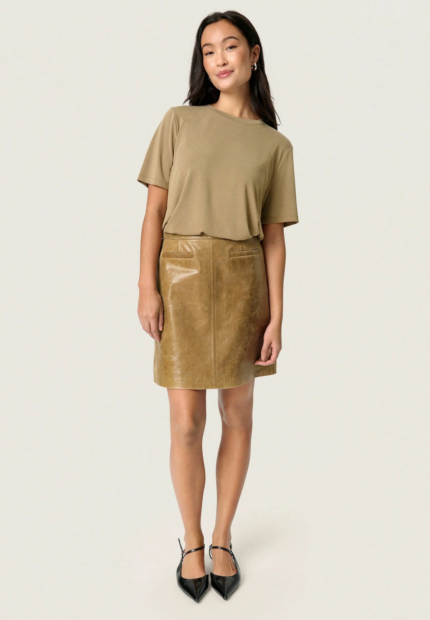 SOAKED IN LUXURY | Tee-shirt "COLUMBINE" - Kaki